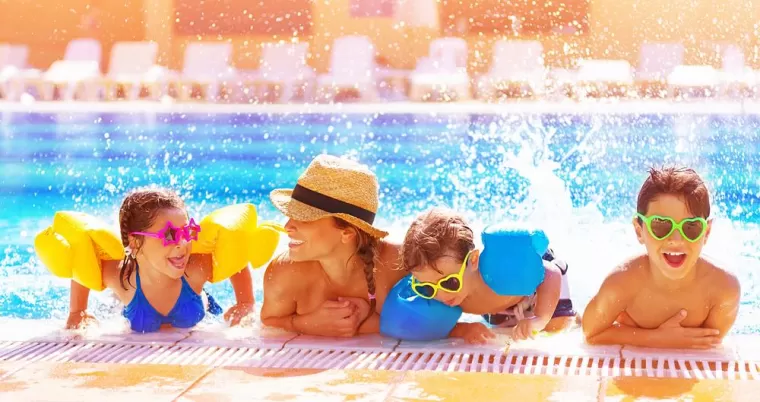 Camping avec piscine, Le Castellet, Camping Les Grands Pins