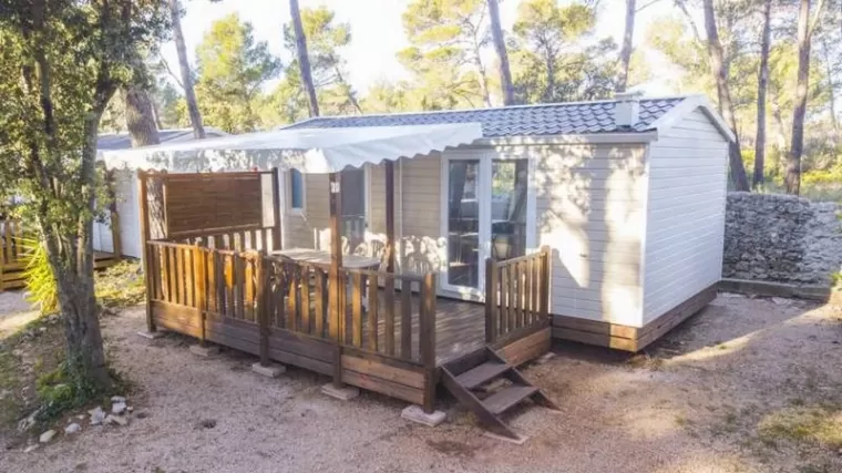 Réserver un mobil home pour le week-end du 1er au 3 novembre au Castellet , Le Castellet, Camping Les Grands Pins