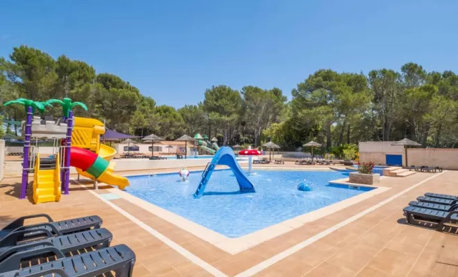 Camping, Le Castellet, Camping Les Grands Pins