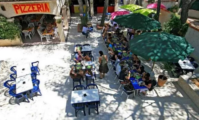 Camping, Le Castellet, Camping Les Grands Pins
